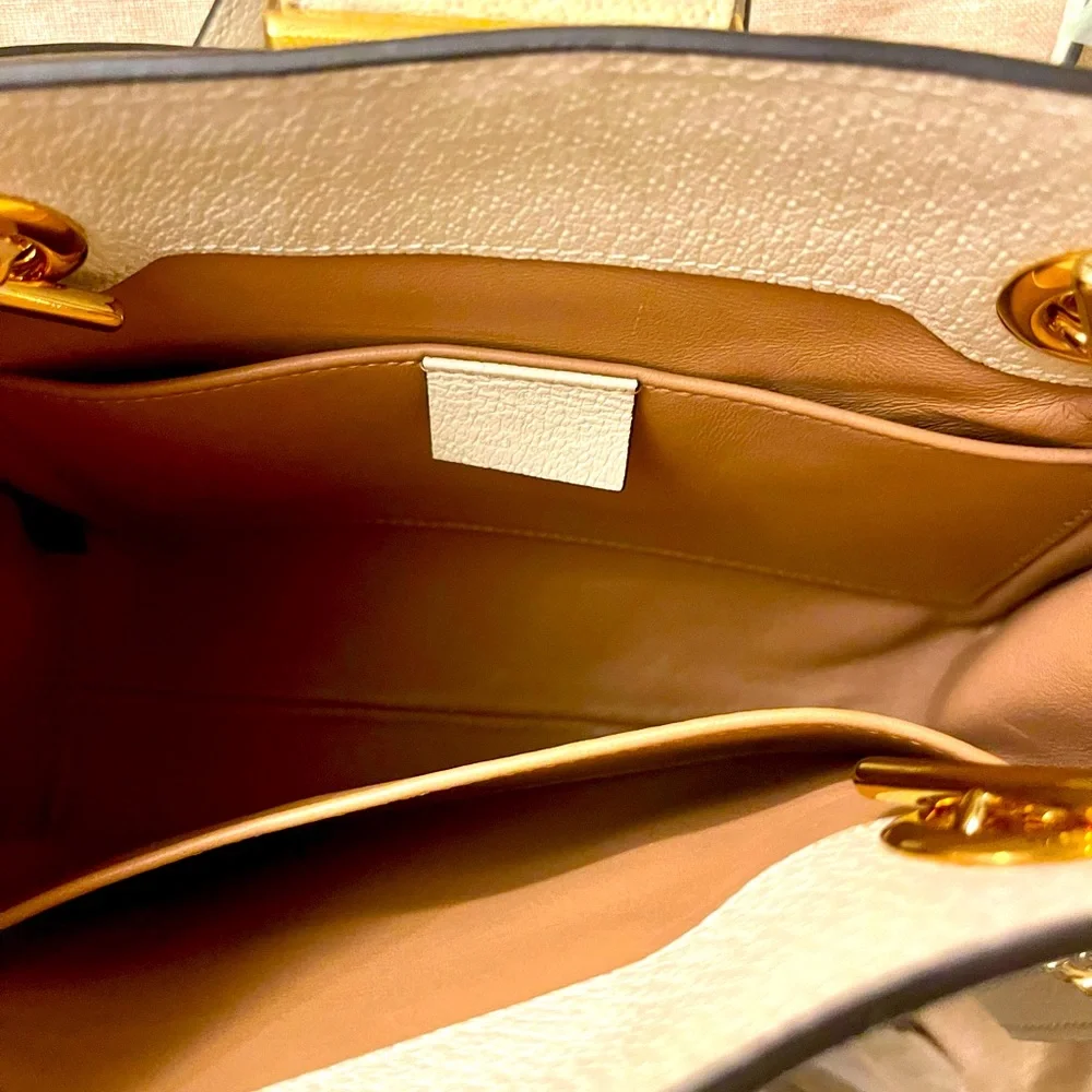 Gucci GG Supreme Monogram Berry Padlock - Picture 2 of 7